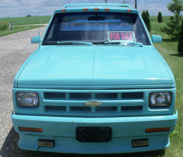1982 red Chevrolet S-10 Std Cab/long box