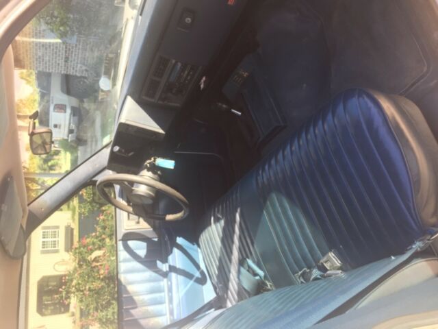 1988 White/Blue Chevrolet Other Pickups