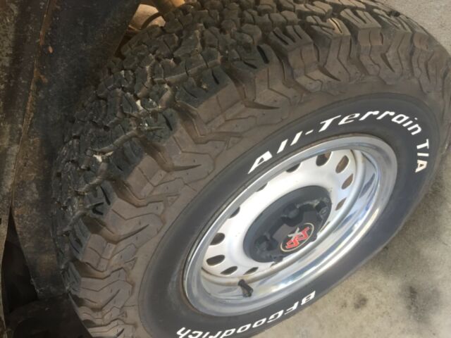 1988 White/Blue Chevrolet Other Pickups
