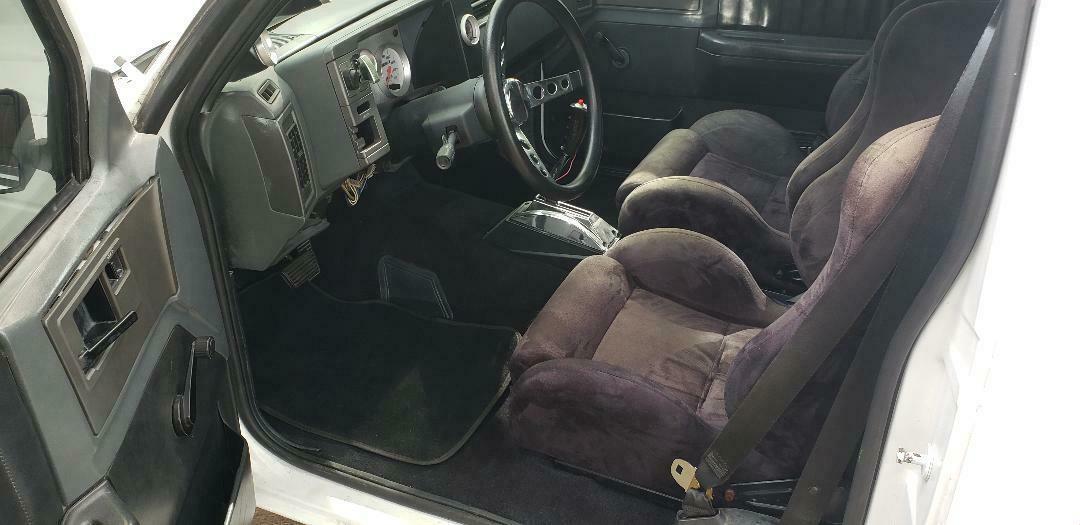 1988 White Chevrolet S-10 Standard Cab Pickup