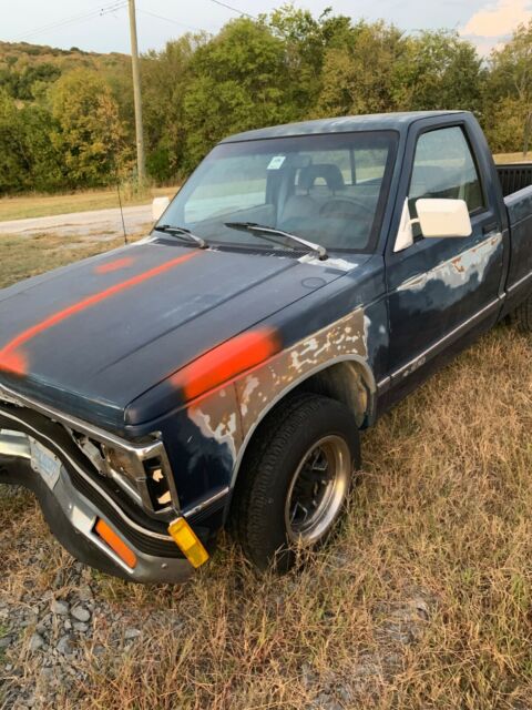1992 Blue Chevrolet S-10 Standard Cab Pickup