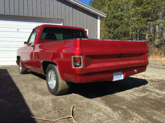 1985 Red Chevrolet Silverado 1500 Standard Cab Pickup