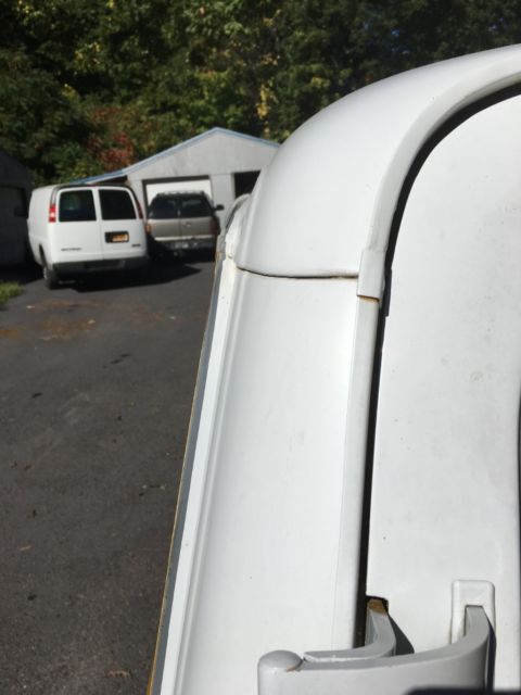 1972 Ochre/white Chevrolet Suburban SUV