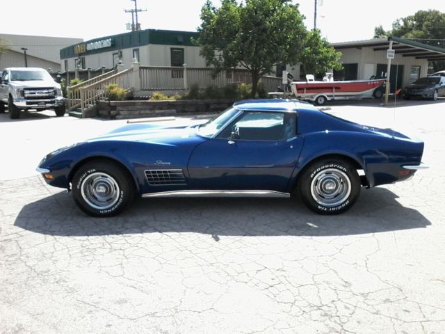 1972 Blue Chevrolet Corvette Coupe