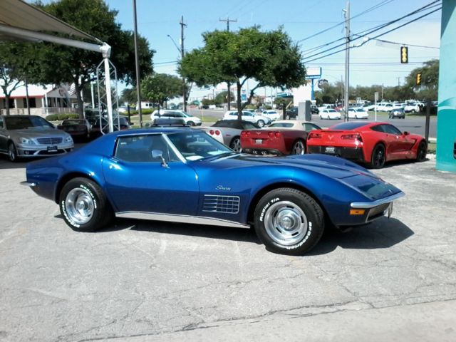 1972 Blue Chevrolet Corvette Coupe