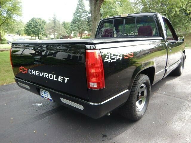 1990 Black Chevrolet Silverado 1500 Standard Cab Pickup