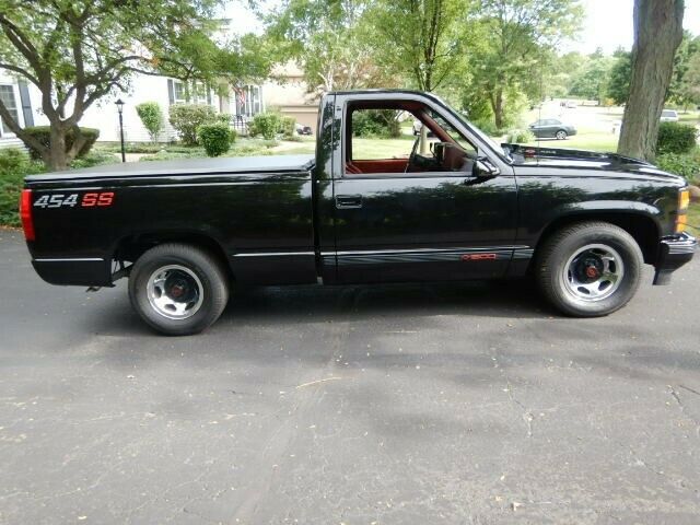 1990 Black Chevrolet Silverado 1500 Standard Cab Pickup