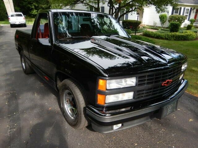 1990 Black Chevrolet Silverado 1500 Standard Cab Pickup