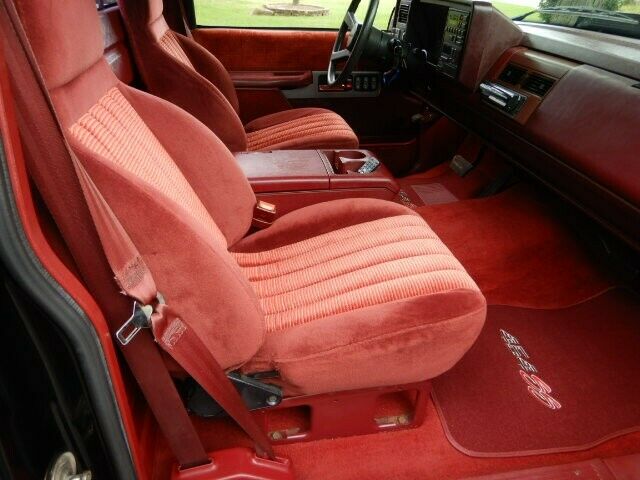 1990 Black Chevrolet Silverado 1500 Standard Cab Pickup