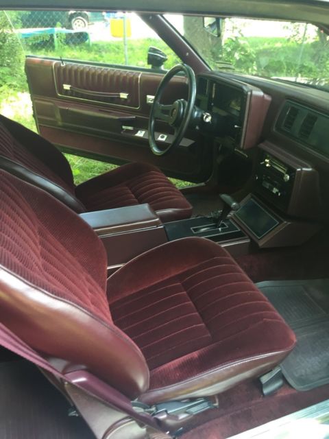 1985 Black Chevrolet Monte Carlo Coupe