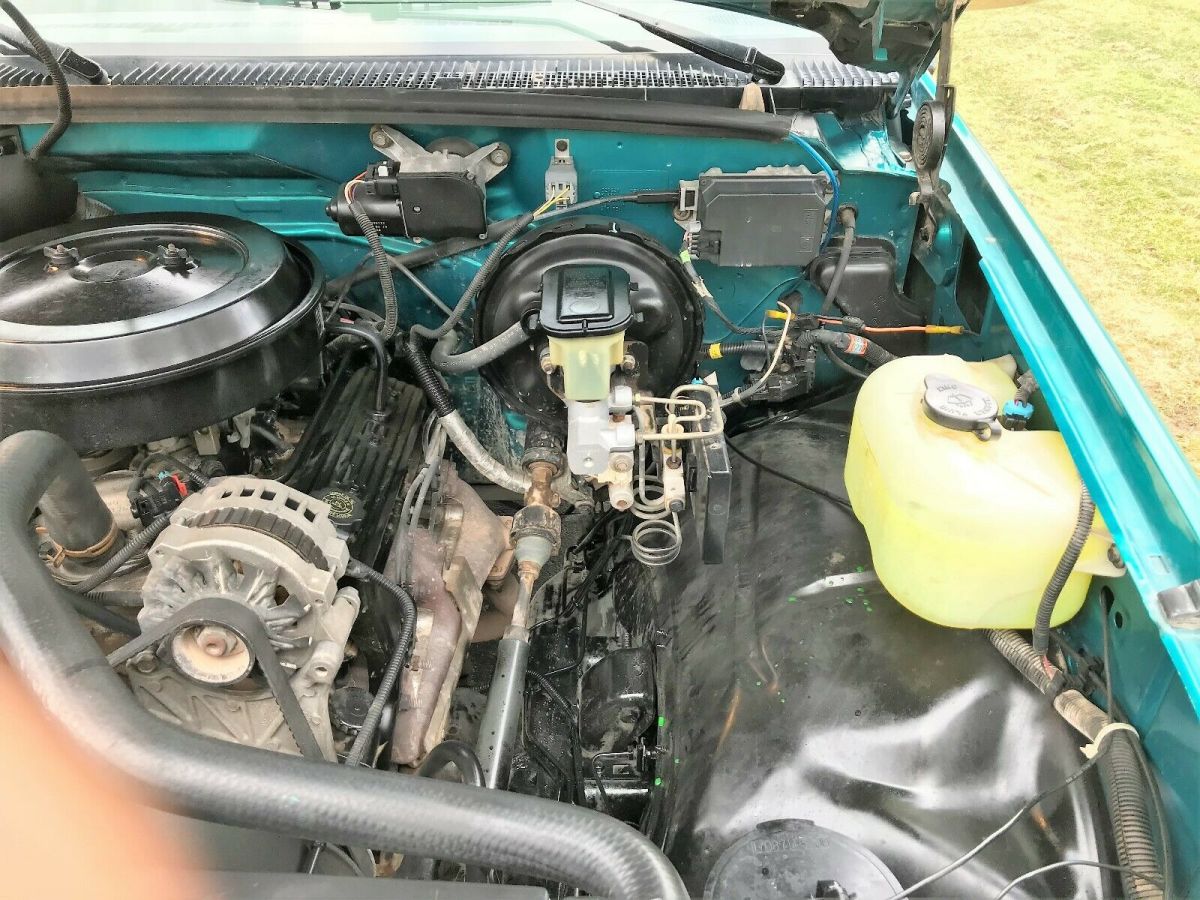 1994 White Chevrolet Other Pickups Extended Cab Pickup