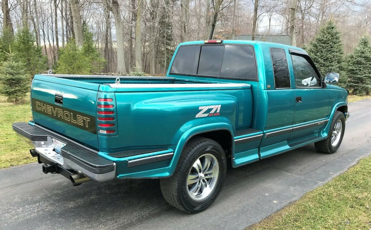 1994 White Chevrolet Other Pickups Extended Cab Pickup