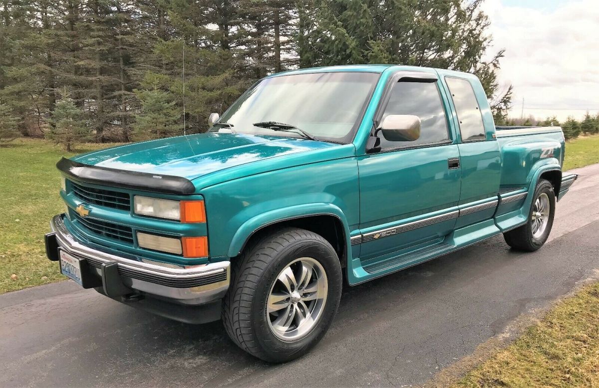 1994 White Chevrolet Other Pickups Extended Cab Pickup