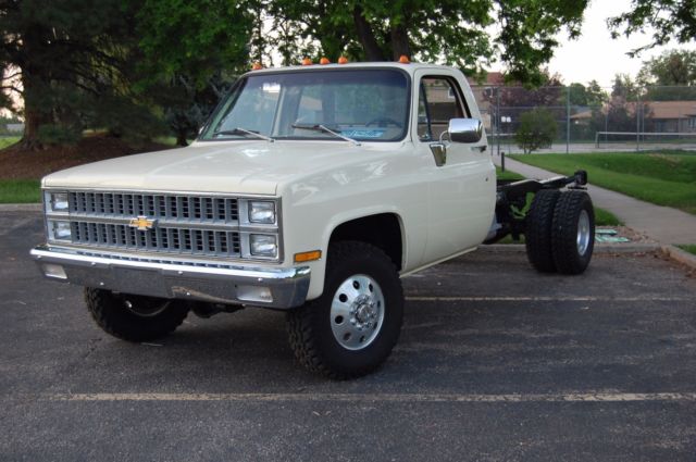 1981 cream Chevrolet C/K Pickup 3500 Cab & Chassis
