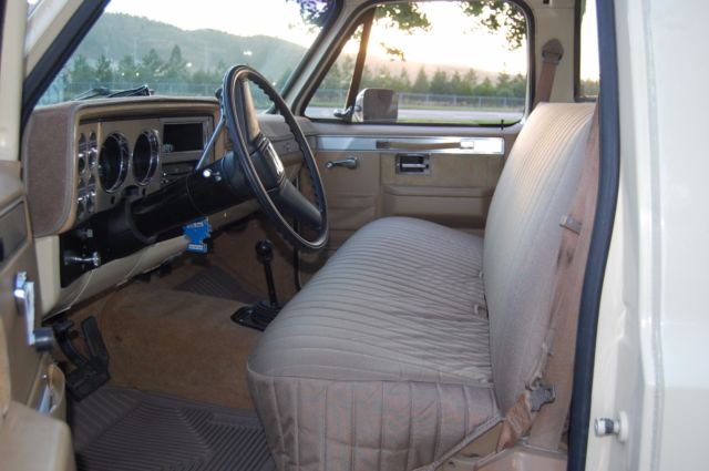 1981 cream Chevrolet C/K Pickup 3500 Cab & Chassis