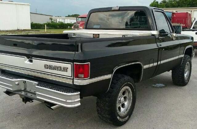 1986 BLACK Chevrolet C/K Pickup 1500 Standard Cab Pickup