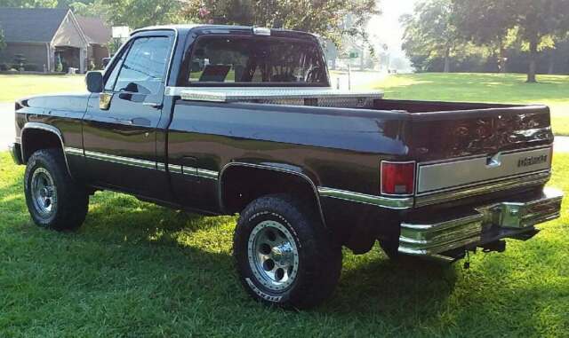 1986 BLACK Chevrolet C/K Pickup 1500 Standard Cab Pickup