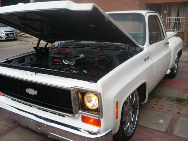 1974 White Chevrolet C-10 Cab & Chassis