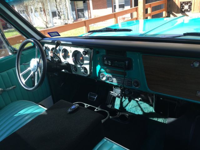 1970 Yellow Chevrolet C-10 Standard Cab Pickup