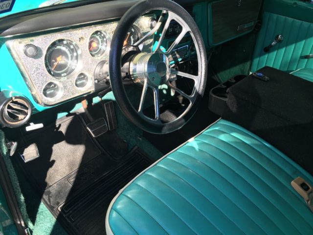 1970 Yellow Chevrolet C-10 Standard Cab Pickup