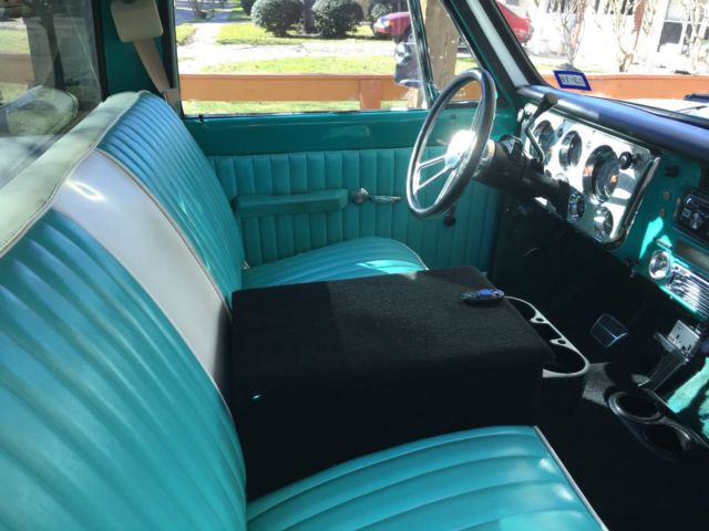 1970 Yellow Chevrolet C-10 Standard Cab Pickup