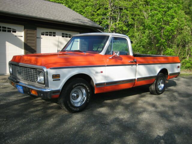 1972 Orange Chevrolet C-10 Full size Pickup