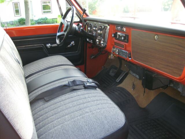 1972 Orange Chevrolet C-10 Full size Pickup