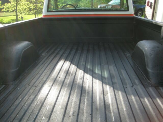 1972 Orange Chevrolet C-10 Full size Pickup