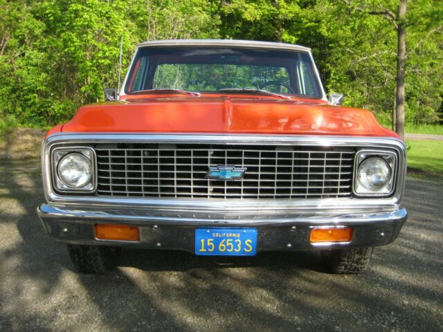 1972 Orange Chevrolet C-10 Full size Pickup