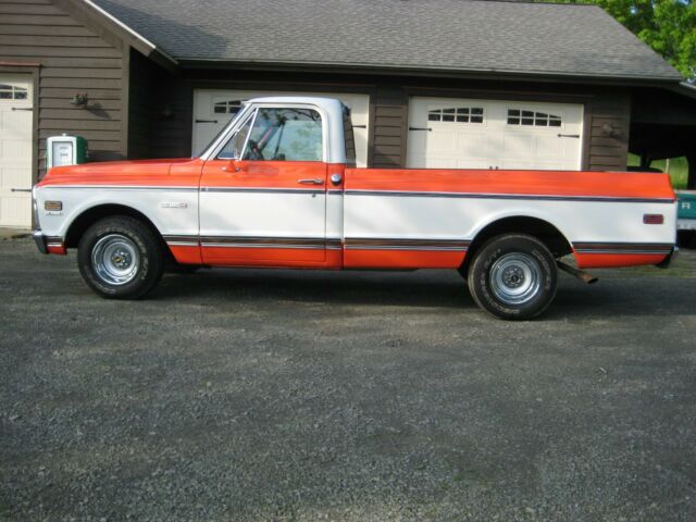 1972 Orange Chevrolet C-10 Full size Pickup
