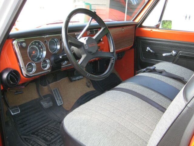 1972 Orange Chevrolet C-10 Full size Pickup