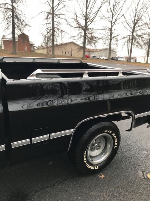 1986 Black Chevrolet C-10