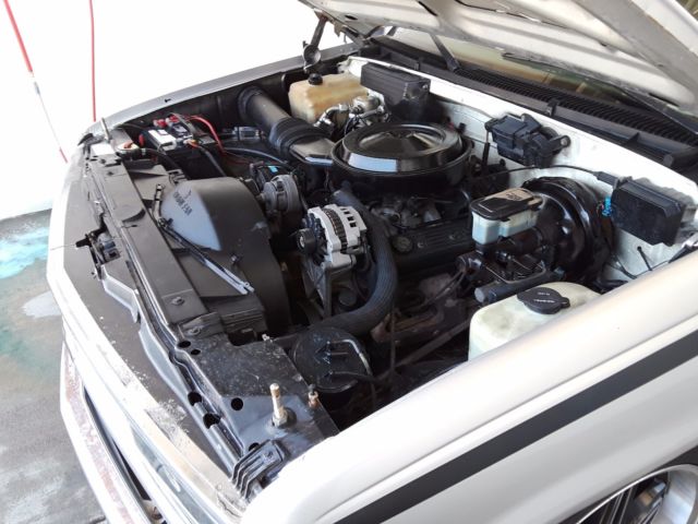 1990 Silver Chevrolet Silverado 1500 Regular cab short bed