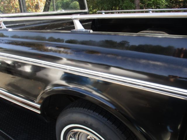 1972 black Chevrolet Cheyenne 2 door