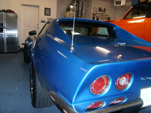 19690000 Blue Chevrolet Corvette Coupe
