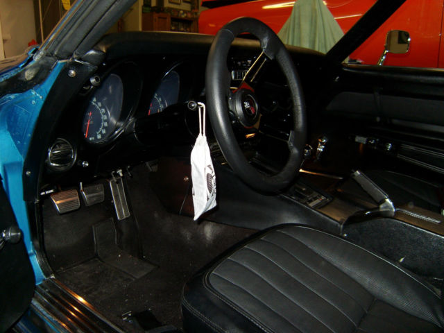 19690000 Blue Chevrolet Corvette Coupe