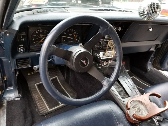 1981 Navy Blue (Two Tone) Chevrolet Corvette Coupe Base