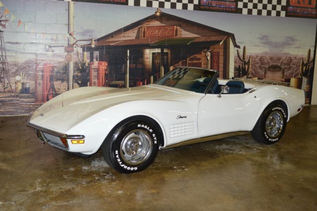 1972 White Chevrolet Corvette Convertible