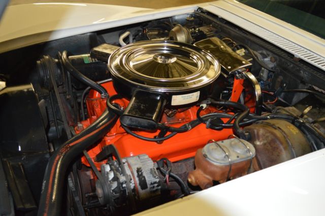 1972 White Chevrolet Corvette Convertible