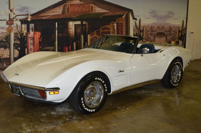 1972 White Chevrolet Corvette Convertible