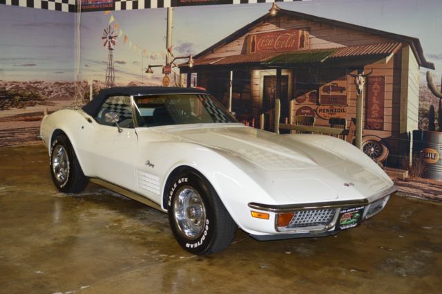 1972 White Chevrolet Corvette Convertible