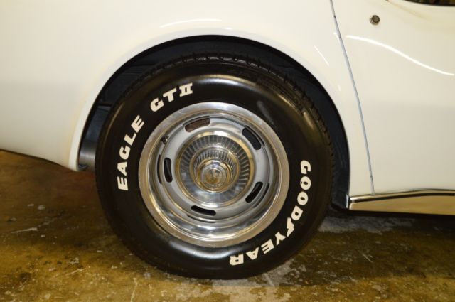 1972 White Chevrolet Corvette Convertible