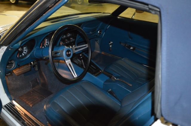 1972 White Chevrolet Corvette Convertible