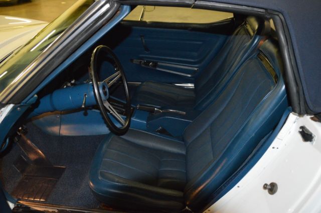 1972 White Chevrolet Corvette Convertible