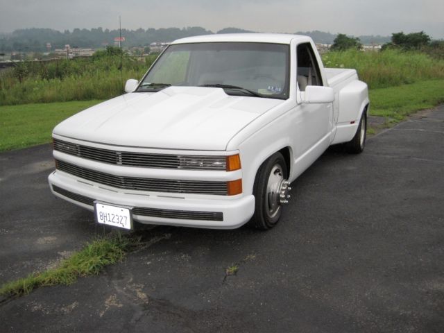 1992 White Chevrolet C-10 Standard Cab Pickup