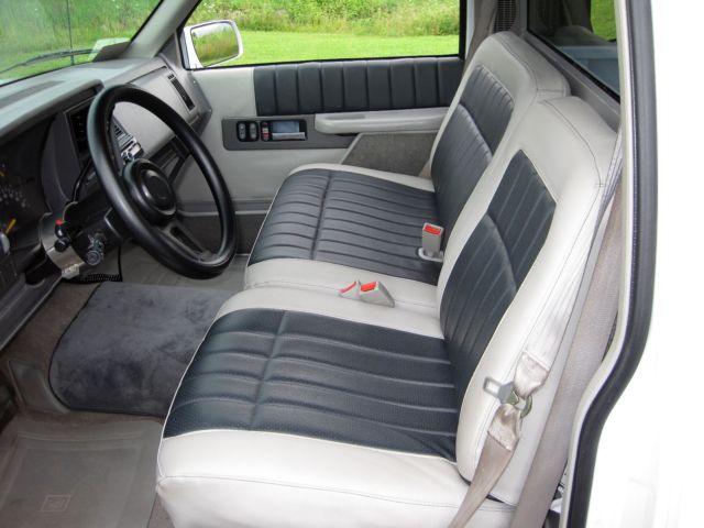 1992 White Chevrolet C-10 Standard Cab Pickup