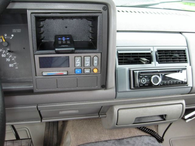 1992 White Chevrolet C-10 Standard Cab Pickup