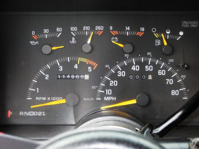 1992 White Chevrolet C-10 Standard Cab Pickup