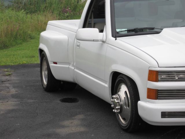 1992 White Chevrolet C-10 Standard Cab Pickup