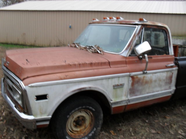 1972 Gold Chevrolet C/K Pickup 1500 Cab & Chassis